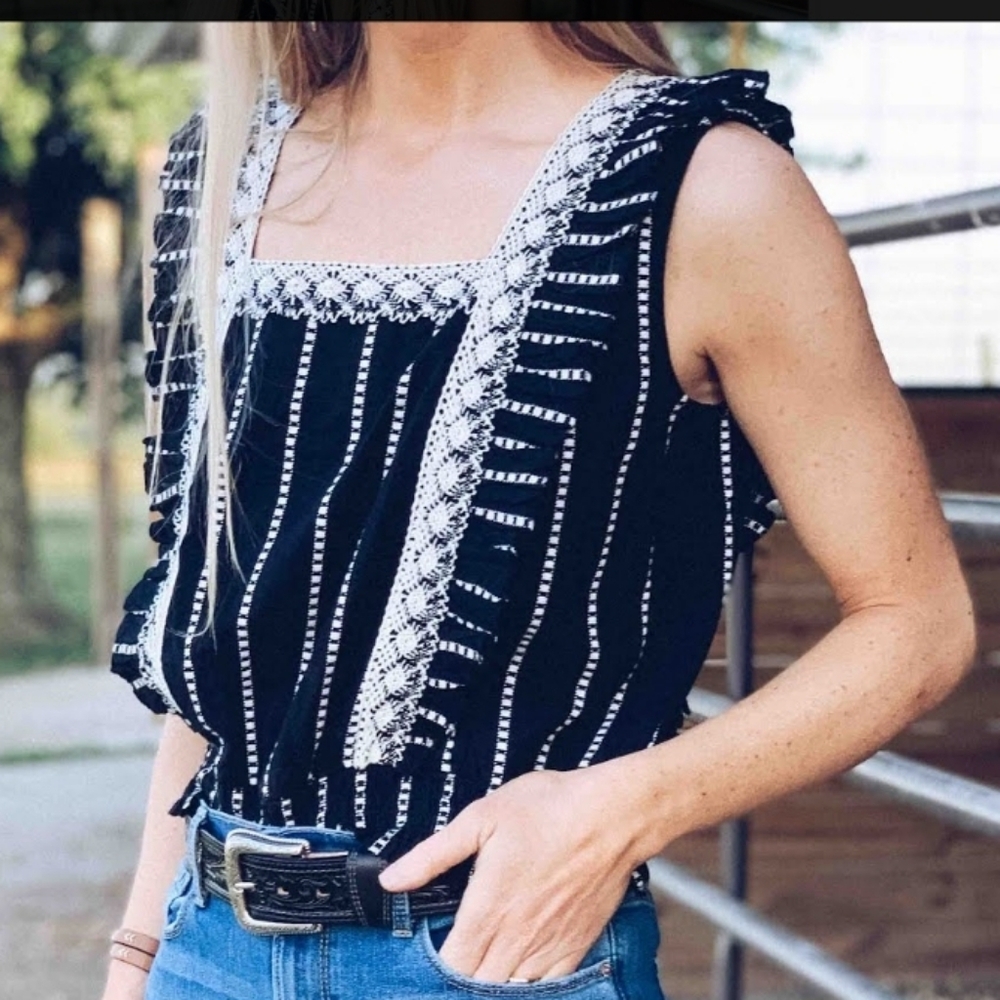 A.N.A. Sleeveless Blouse - Picture 2 of 10